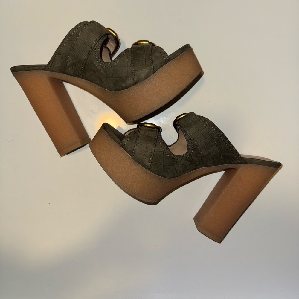 *PRACTICALLY BRAND NEW* Veronica Beard Olive Double Buckle Mules [SIZE 9] - Picture 5 of 9